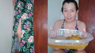 Miamartins - Pee and poop on a food tray