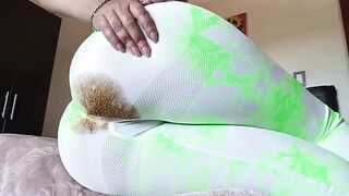 Miamartins - Creamy poop seeping through my leggings